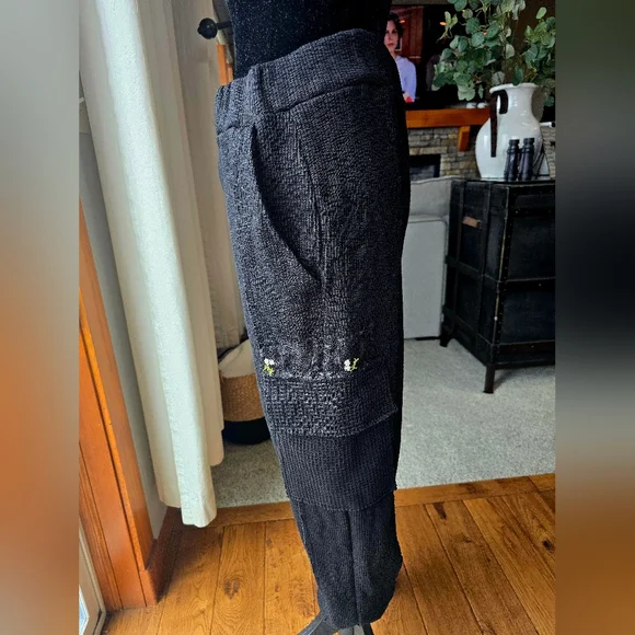 POL - Cargo Black Joggers with Lace Patch and embordered flower Size MED - Picture 2 of 5
